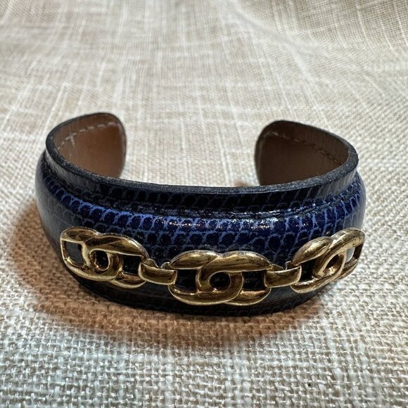 Vintage Cuff Bracelet Blue Leather Lizard Print Gold Tone Chain Accent Retro Y2K - Picture 2 of 8